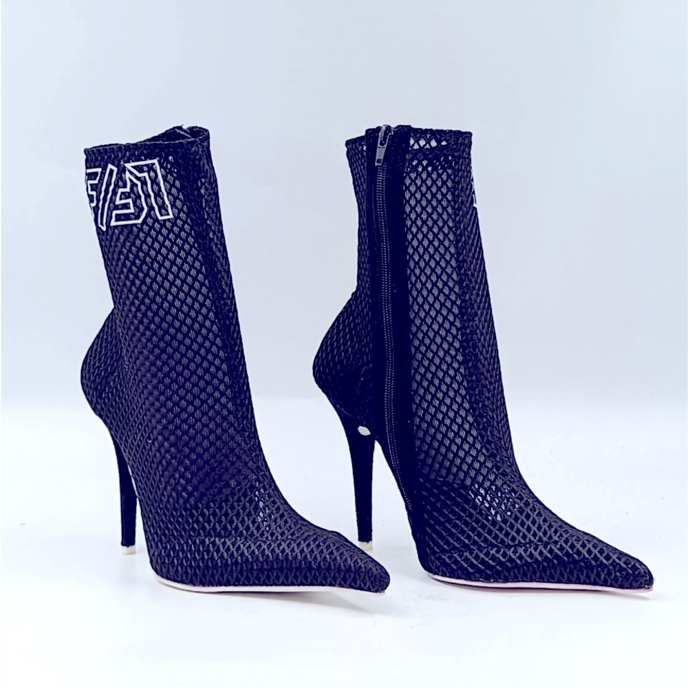 Jeffry Campbell 90’s laser cut pointy boots vedette fabric size 8 never worn
